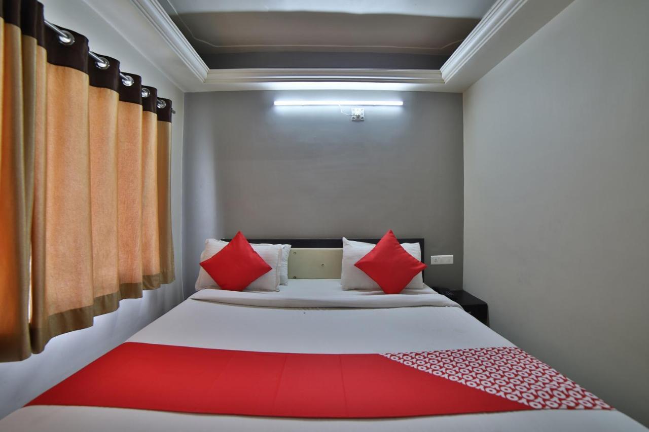 Oyo 41929 Hotel Loyal Residency Jāmnagar エクステリア 写真