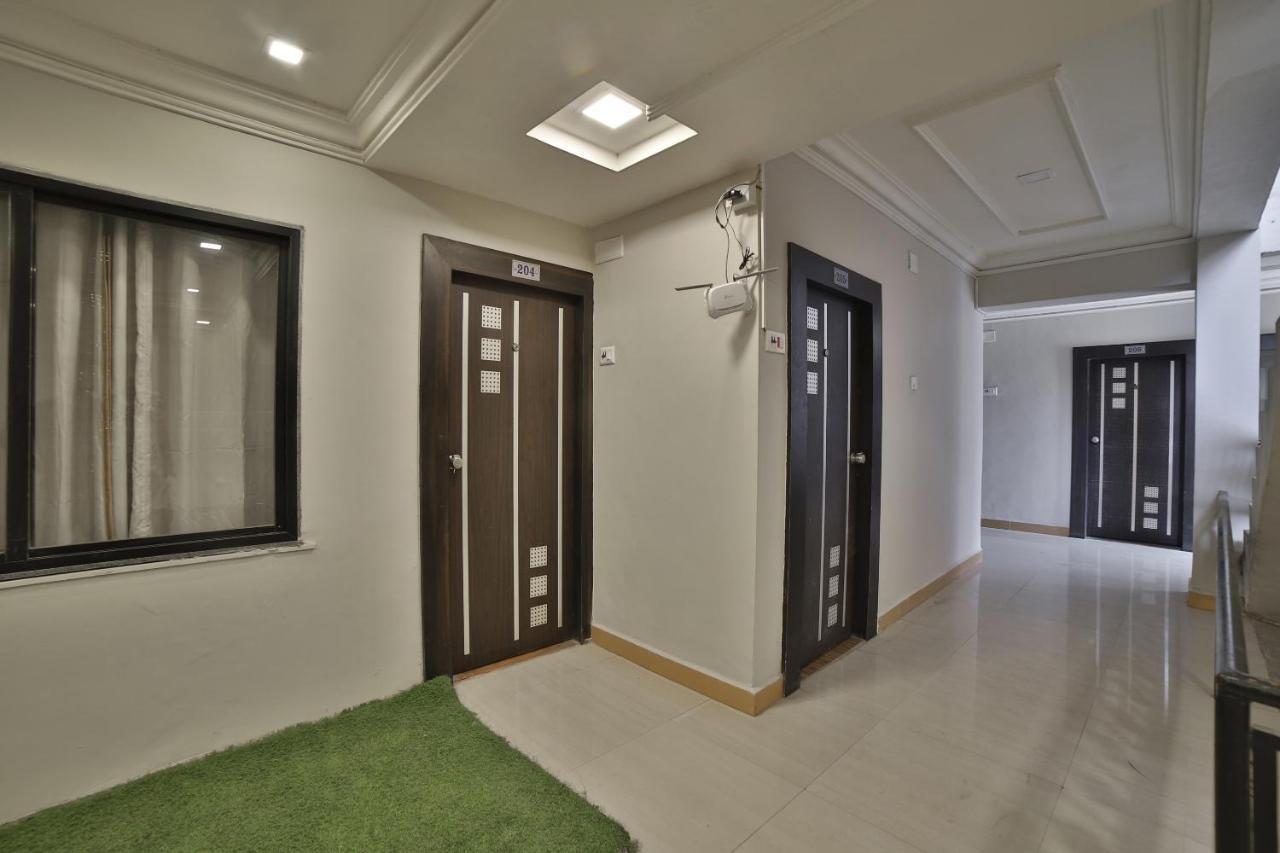 Oyo 41929 Hotel Loyal Residency Jāmnagar エクステリア 写真